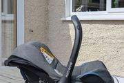 Maxi Cosi Pebble with isofix, rain cover and Bugaboo Adaptors