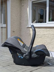 Maxi Cosi Pebble with isofix, rain cover and Bugaboo Adaptors