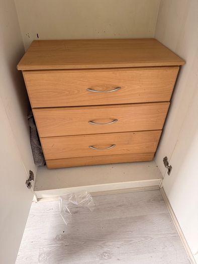 2 chests and 1 tall locker