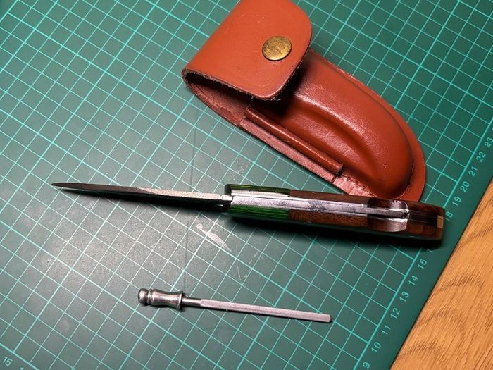folding knife.