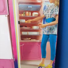New Sindy vintage unopened Fridge freezer and toy food