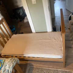 small toddler bed