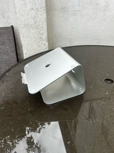 macbook stand