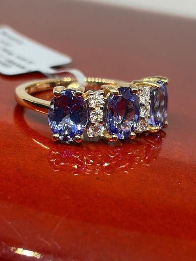 Gold 14K (585) Yellow Gold AAA Tanzanite & Lab Grown Diamond