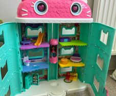 Gabby's dollhouse