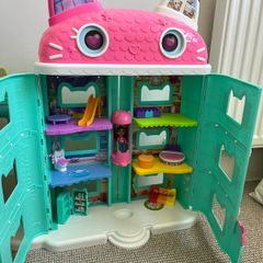 Gabby's dollhouse