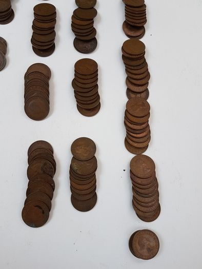 164 x Vintage Half Penny British Coins