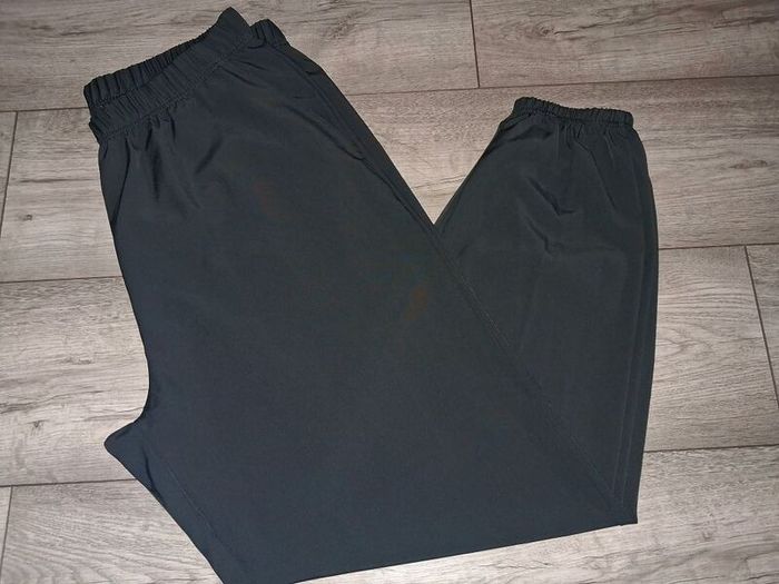 Only 5 Euro Each!! - Brand New Elegant Casual Versatile Colour Cuffed Bottoms - Size - XXL - Smaller Fit More A Size - U.K.16 - RRP - 16.58 Each
