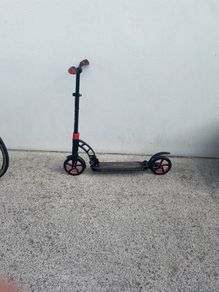 Aero C8 black and red scooter. Barely used. Perfect condition.