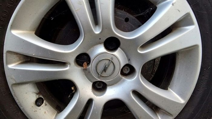 1 set of 4 alloy wheels
