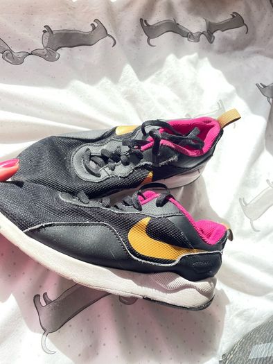 Girls Nike Black runners - as new