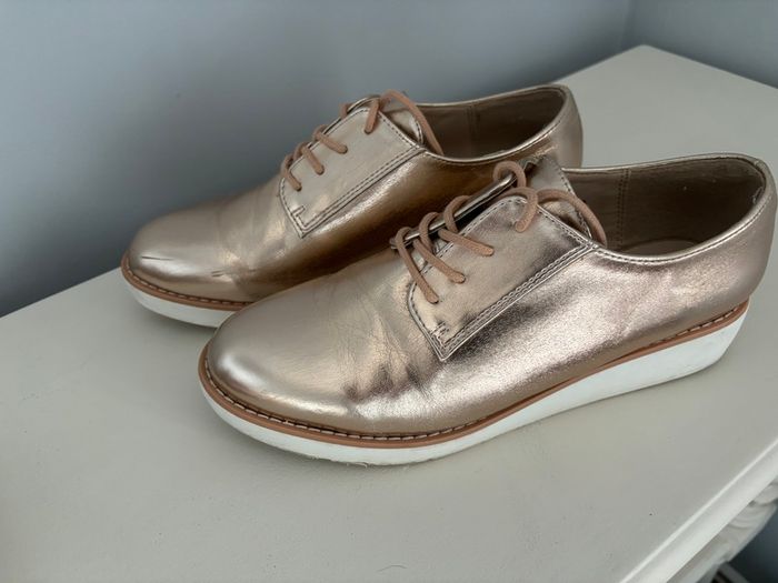Shoe