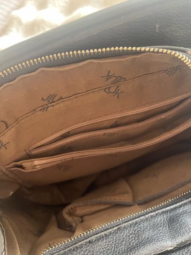 black handbag