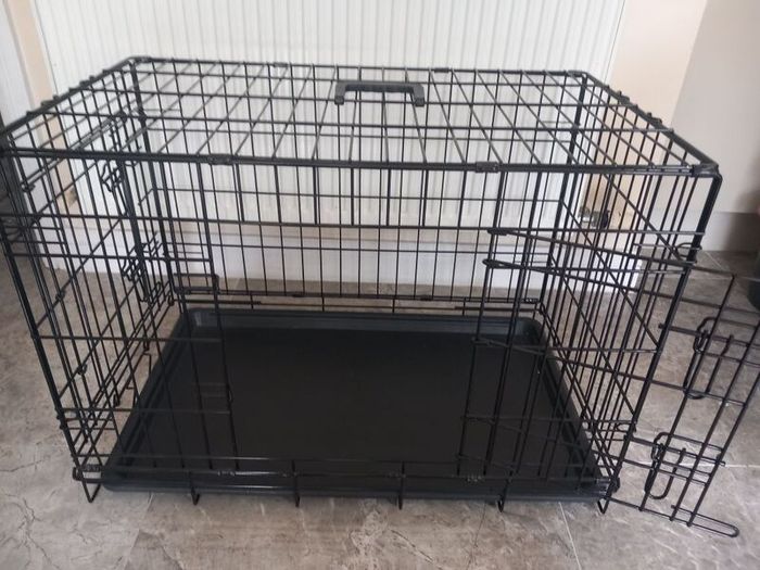 medium dog travel crate.