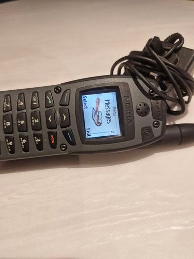 Nokia THR 4 THR880 Made in Finland TETRA, charger Nokia EADS TEA2