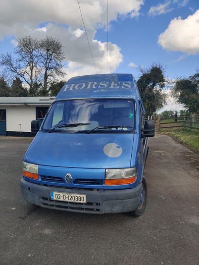 02 horse van