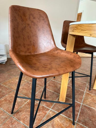 High Round Marble table and chairs