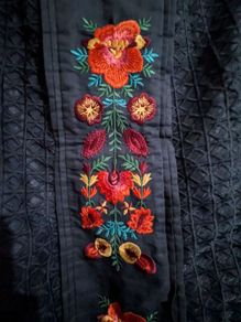 Size M Navy shift dress with floral motif
