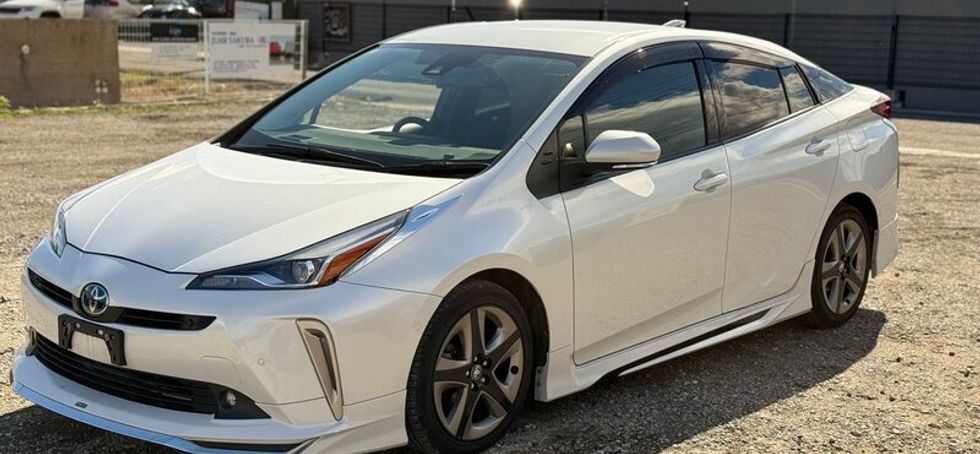 Selling my Toyota Prius 2022