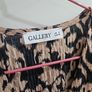 2 blouses and a waist coat size s Image 2