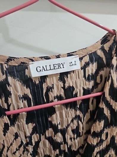 2 blouses and a waist coat size s