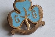 Vintage Girl Gide's Regiment badge