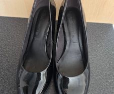 black heel shoes