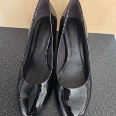 black heel shoes