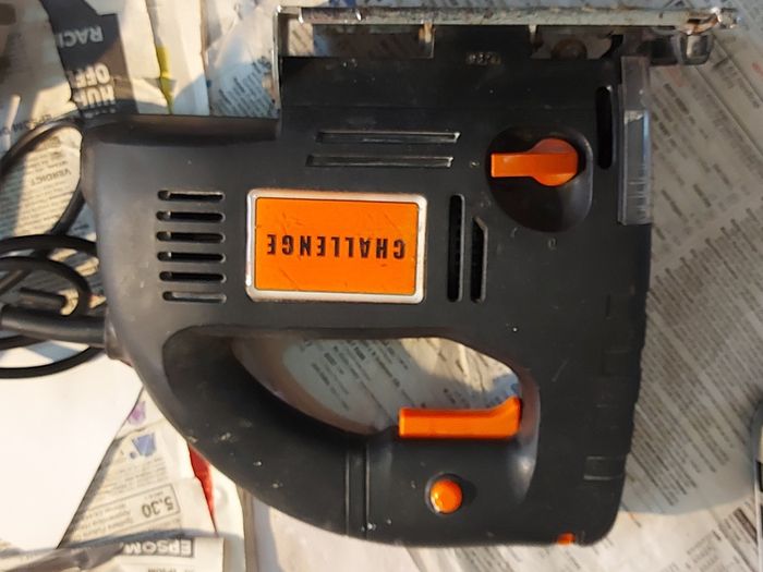 Challenge MJ5018 Jigsaw in excellent condition, working great, no Blades