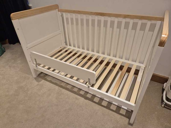 Babylo Avon Cot Bed