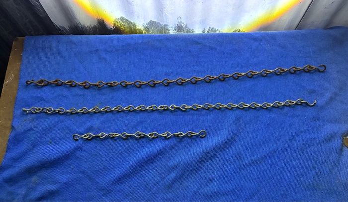 3 light vintage metal chains
