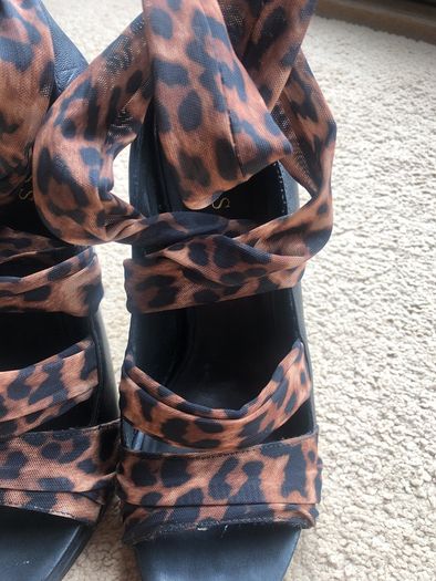 guess high heels