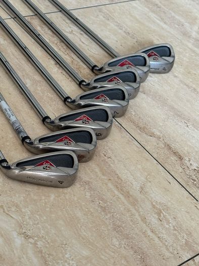 Full Golf Set - Wilson Staff Di7 Irons, Hybrids, Wedge & Bag