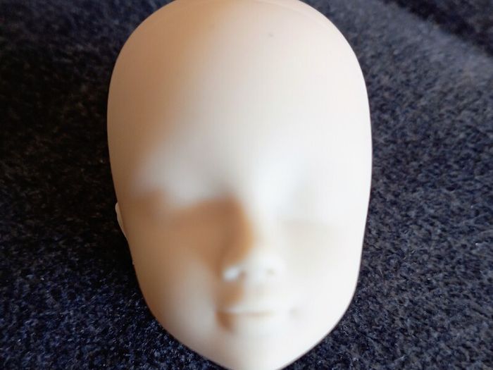 10 Doll heads