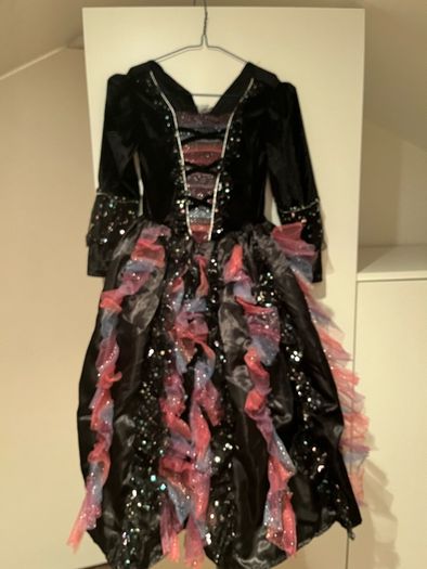 Halloween witch costume