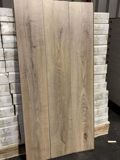 New flooring 8mm laminated ac4 on sale