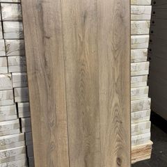 New 8mm laminate flooring