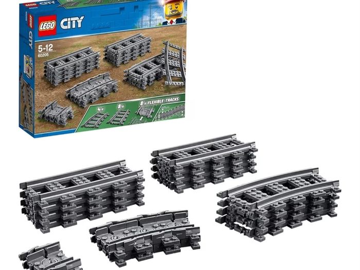 Lego trainset and tracks