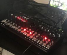 drum machine lxr 02 fm groovebox synth