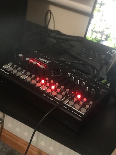 drum machine lxr 02 fm groovebox synth