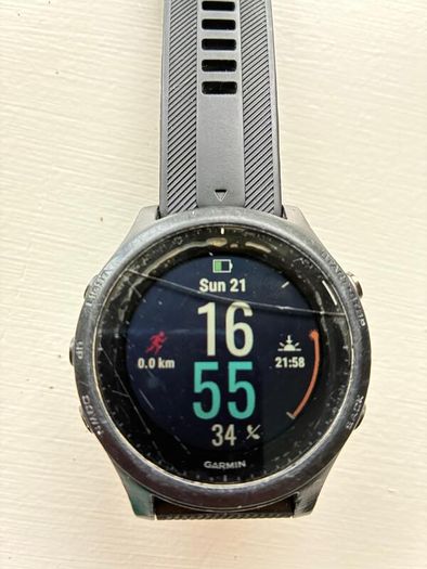 Garmin Forerunner 945, Cracked Screen but Fully Working, Maps + Music, Charger Included