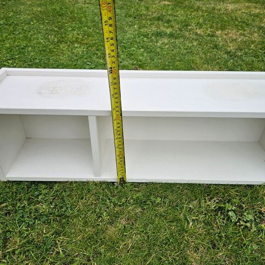 wall mounted shelving unit