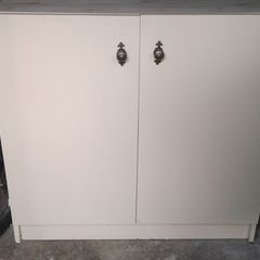 Solid, roomy cabinet