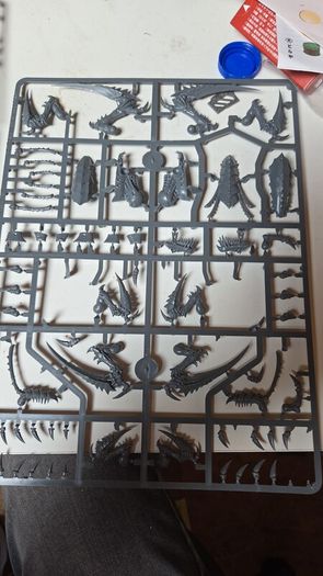 warhammer 40k Tyranids Trygon on sprue