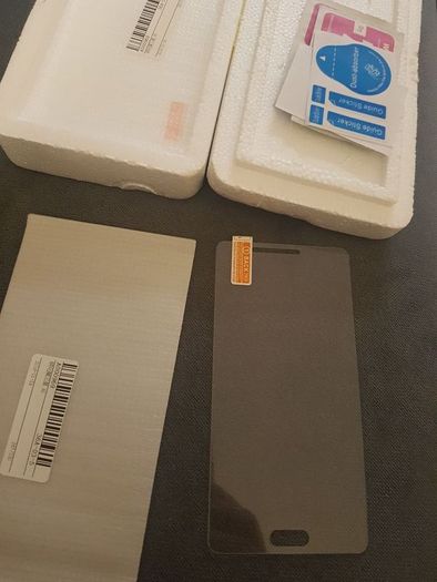 2 screen protectors for samsung A5