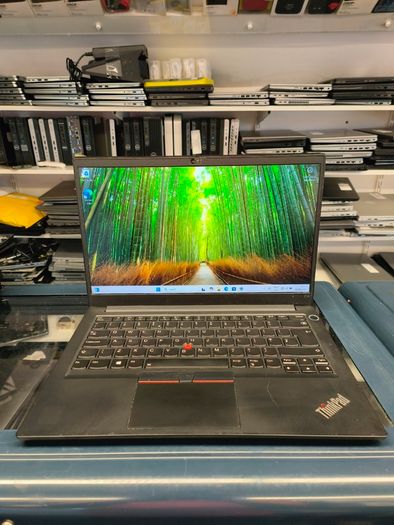 Lenovo ThinkPad E14 Gen 2 i7-1165G7 (i7 11th Gen) 16GB 512GB SSD 14" Windows 11 Pro