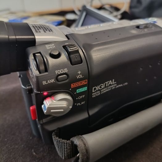 JVC GR-DVL 160EK Mini DV Camcorder Made In Japan