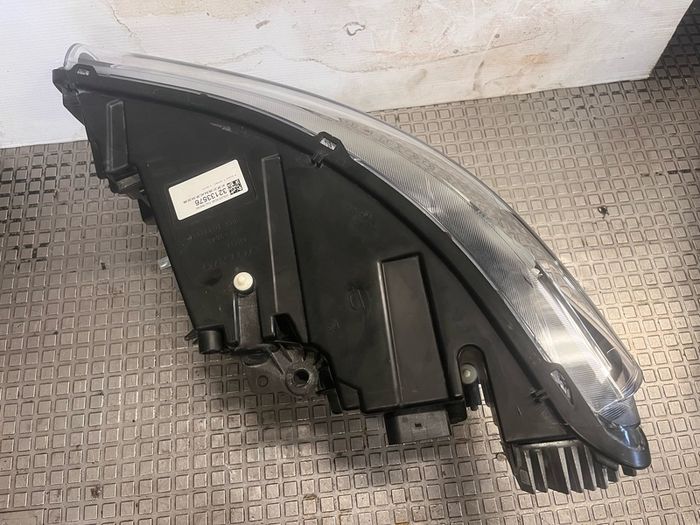 headlight Volvo xc40 32133576