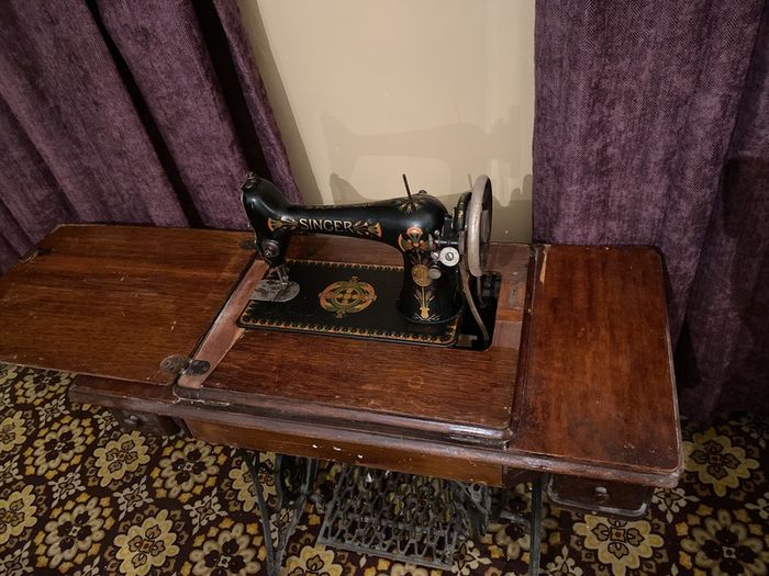 singer sewing machine with built in table top