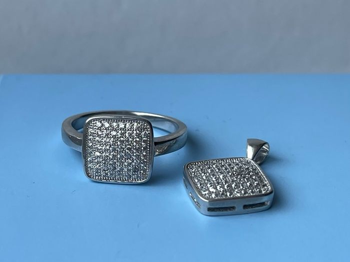 Bautiful silver pendant and ring set
